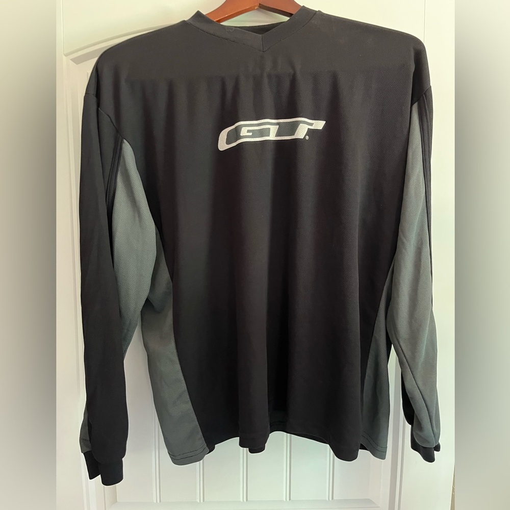 GT Black and Gray Long Sleeve lightweight Shirt - Size XL
